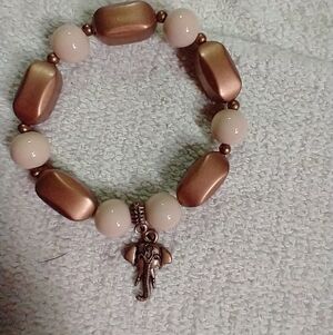 Goldtone African ethnic tribal elephant beaded stretch bracelet